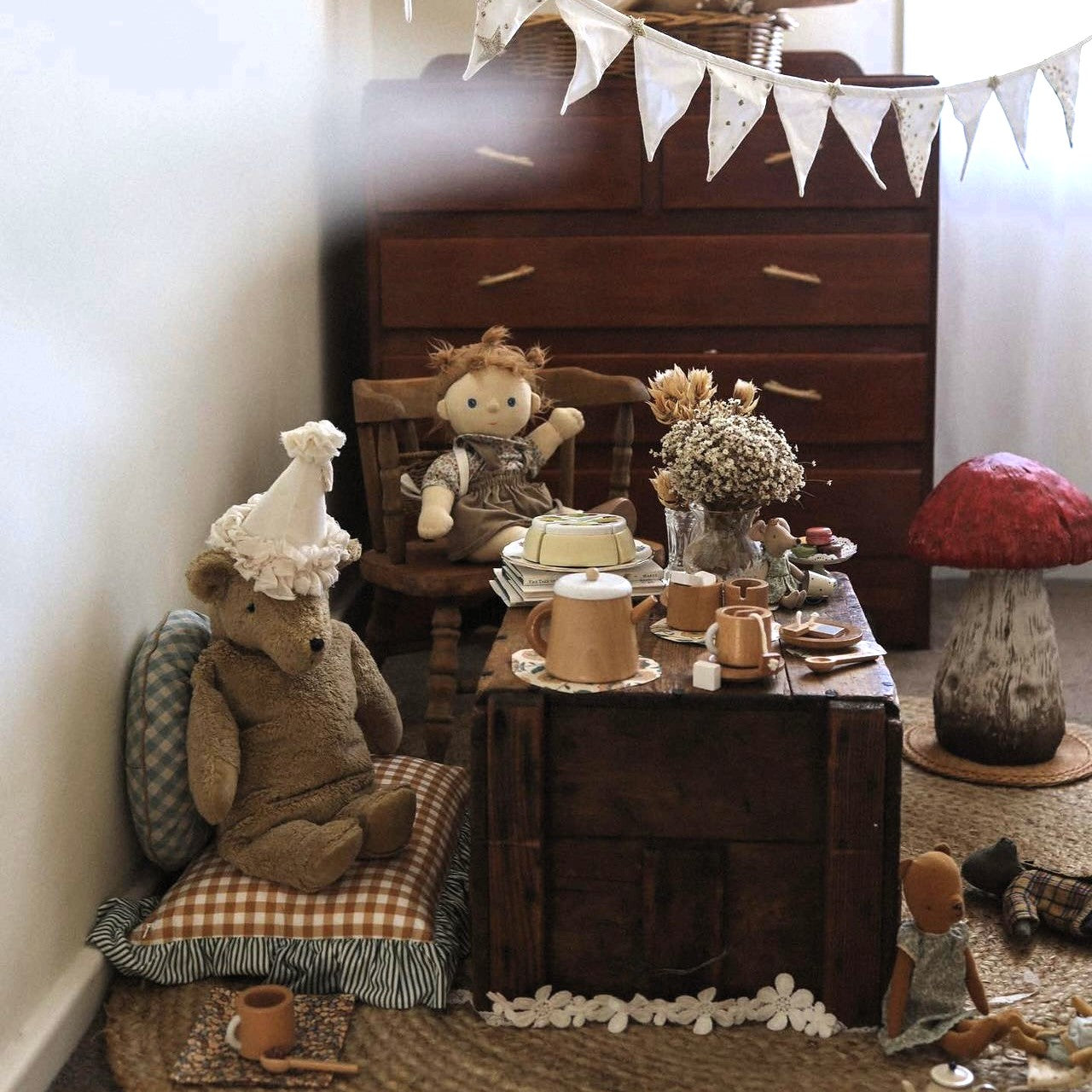 Open-ended imaginative play with our Iconic ☕ Tea Set!