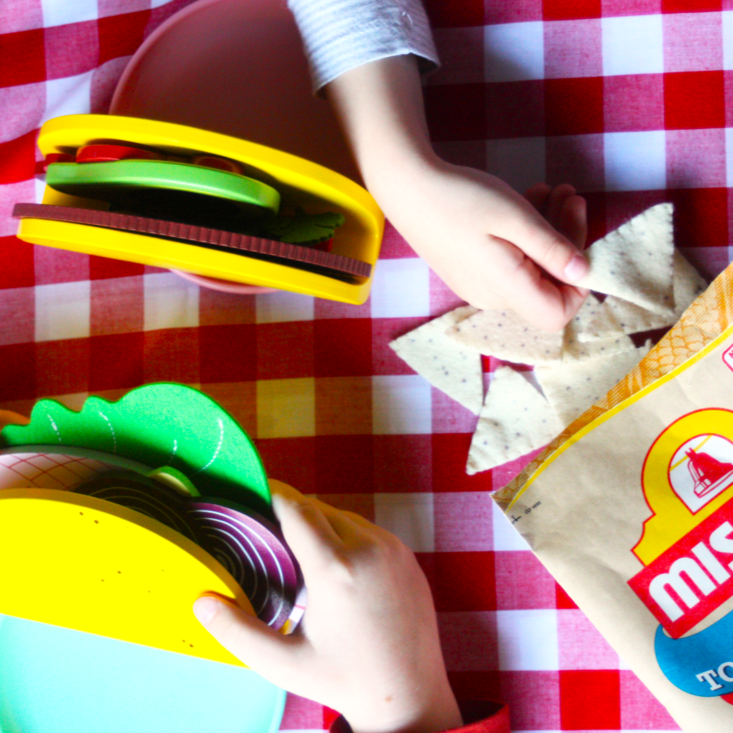 Make your own felt 🧵 Tortilla Chips to go with our Taco 🌮 set!