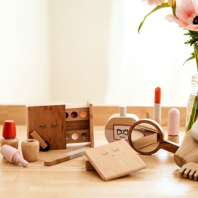 ICONIC TOY - BEAUTY KIT