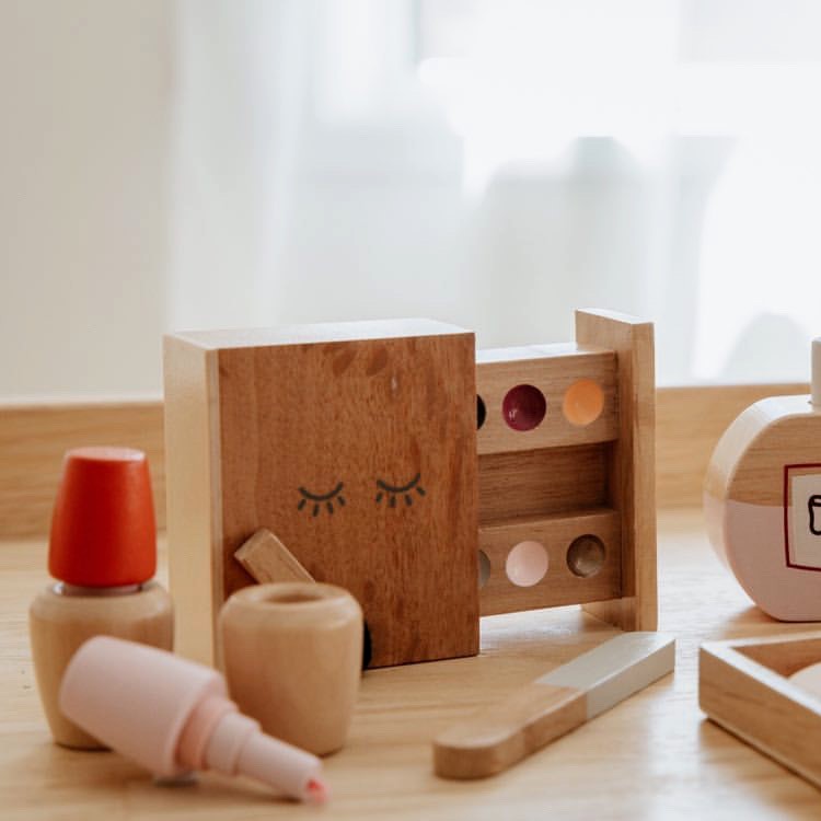 ICONIC TOY - BEAUTY KIT
