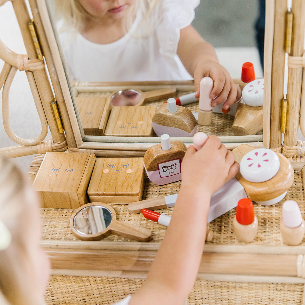 Iconic Beauty Kit + Iconic Dolls Accessories Kit