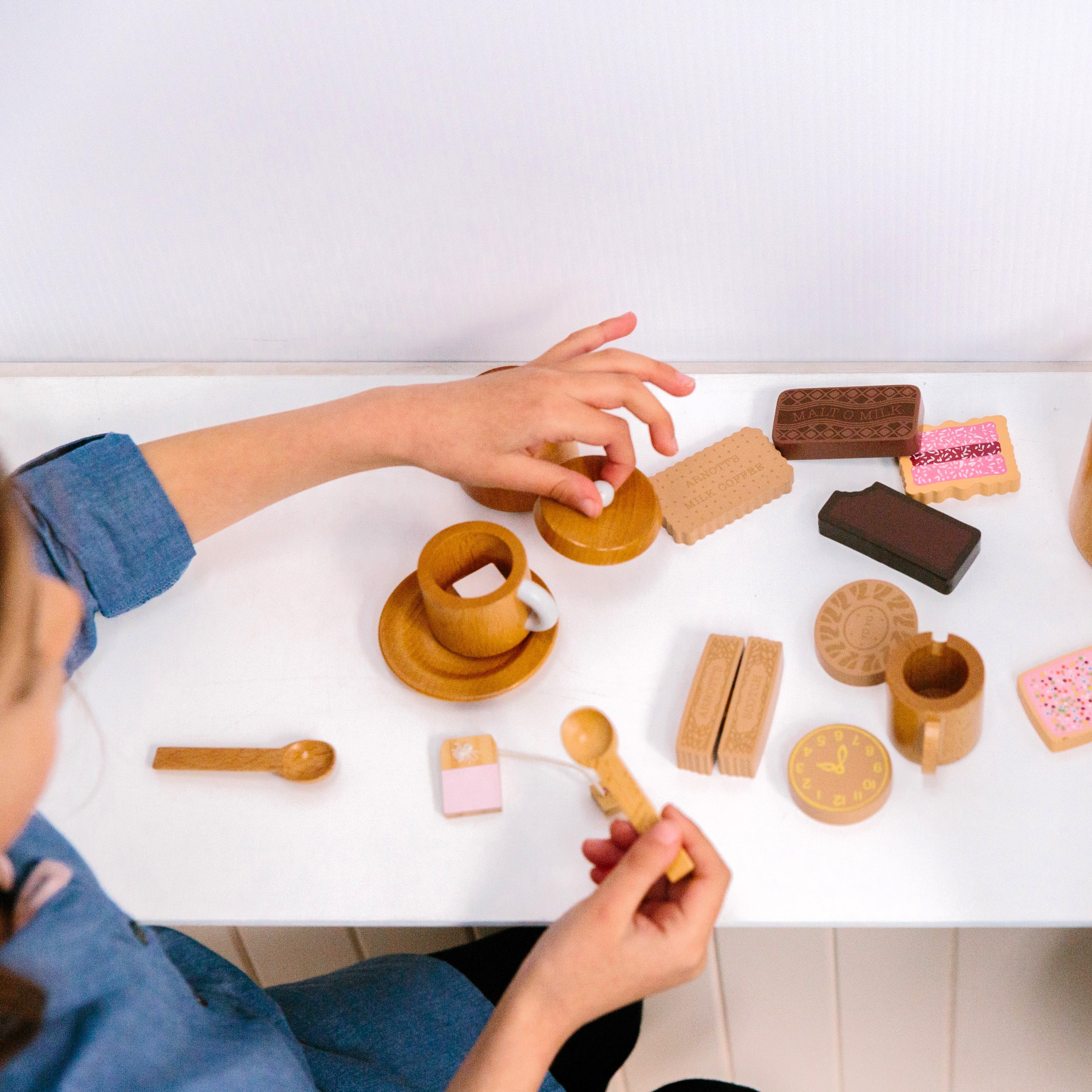 Australian Arnott’s Biscuits wooden toy set for kids – 11-piece set for pretend play and kitchen role play