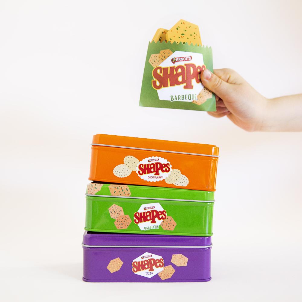 Make Me Iconic Arnott’s Shapes Australian wooden toy set – pretend play food with Barbecue, Pizza, and Chicken Crimpy biscuits, matching games, counting activities, and mini paper snack bags.