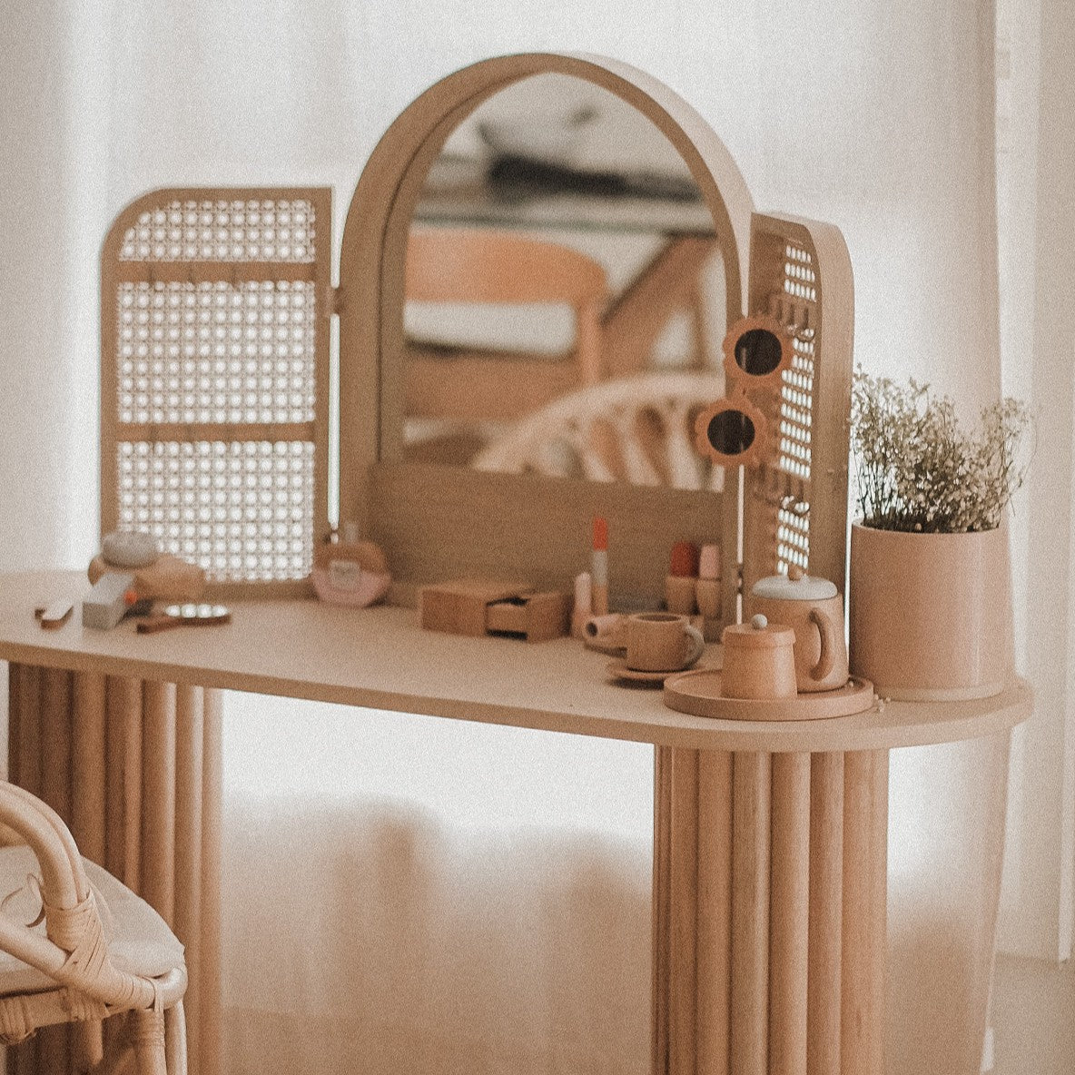 Our beauty kit has all the essentials you need for a mini beauty station 💄