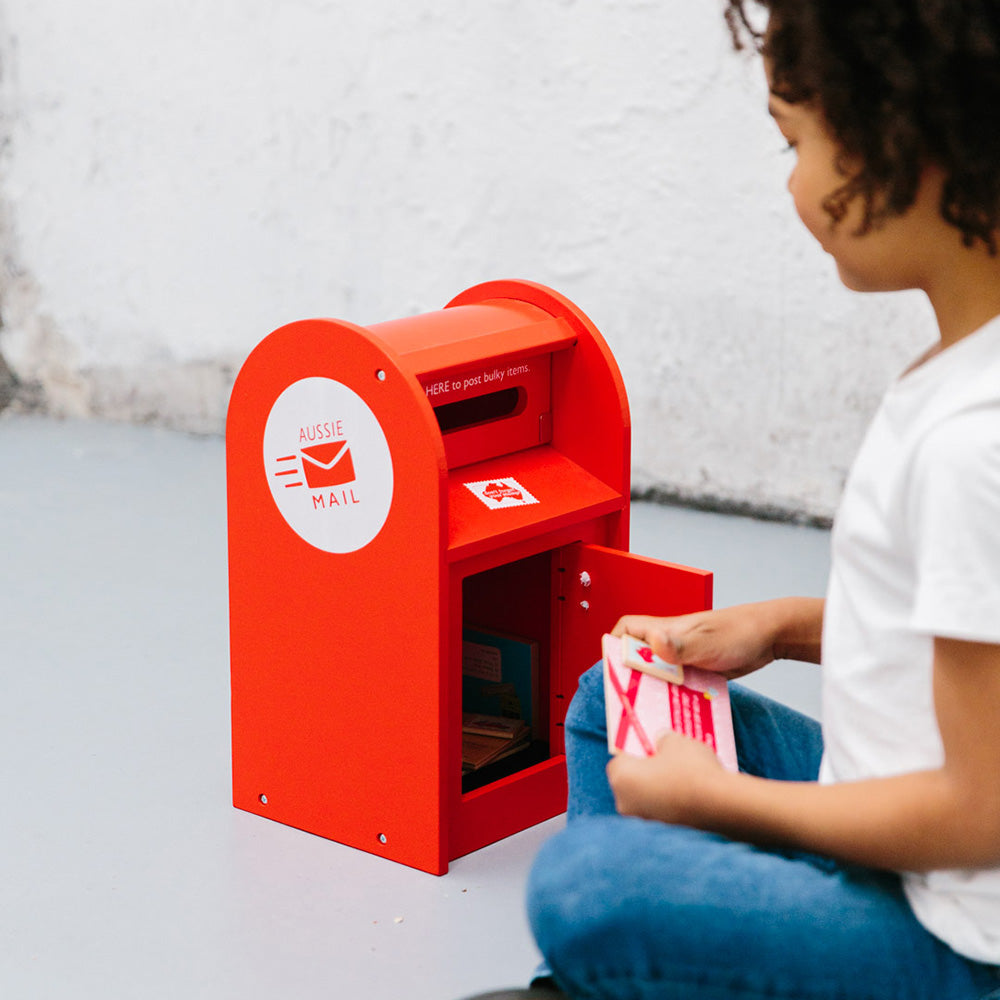 Iconic Post Box + Iconic Post Box Letters Craft Kit