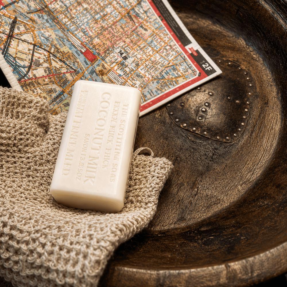 Inspired by Melbourne’s iconic Melways and infamous “Right Turn from Left Only” Hook Turns, this eco-friendly dish cloth brings a playful touch of Aussie nostalgia to everyday kitchen cleaning. Made from natural fibres, it’s durable, reusable, super absorbent, and the perfect practical gift for locals, tourists, or anyone missing a little taste of Melbourne.