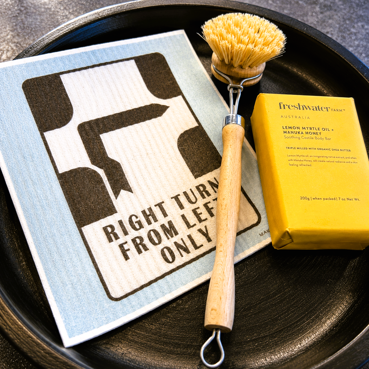 Inspired by Melbourne’s iconic Melways and infamous “Right Turn from Left Only” Hook Turns, this eco-friendly dish cloth brings a playful touch of Aussie nostalgia to everyday kitchen cleaning. Made from natural fibres, it’s durable, reusable, super absorbent, and the perfect practical gift for locals, tourists, or anyone missing a little taste of Melbourne.