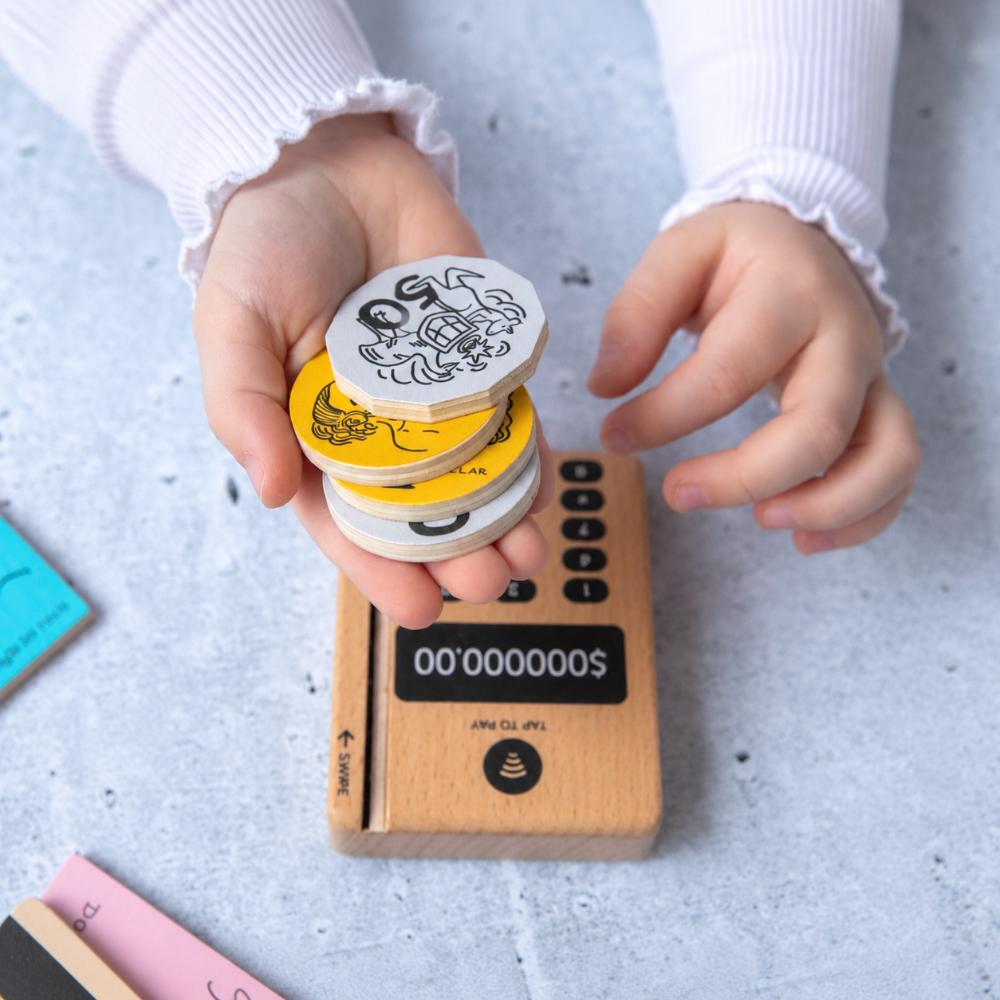 Make Me Iconic Iconic Australian Money & Point of Sale Machine wooden toy set for kids, with POS machine, credit card, Aussie banknotes and coins for imaginative shop role play and early maths learning.
