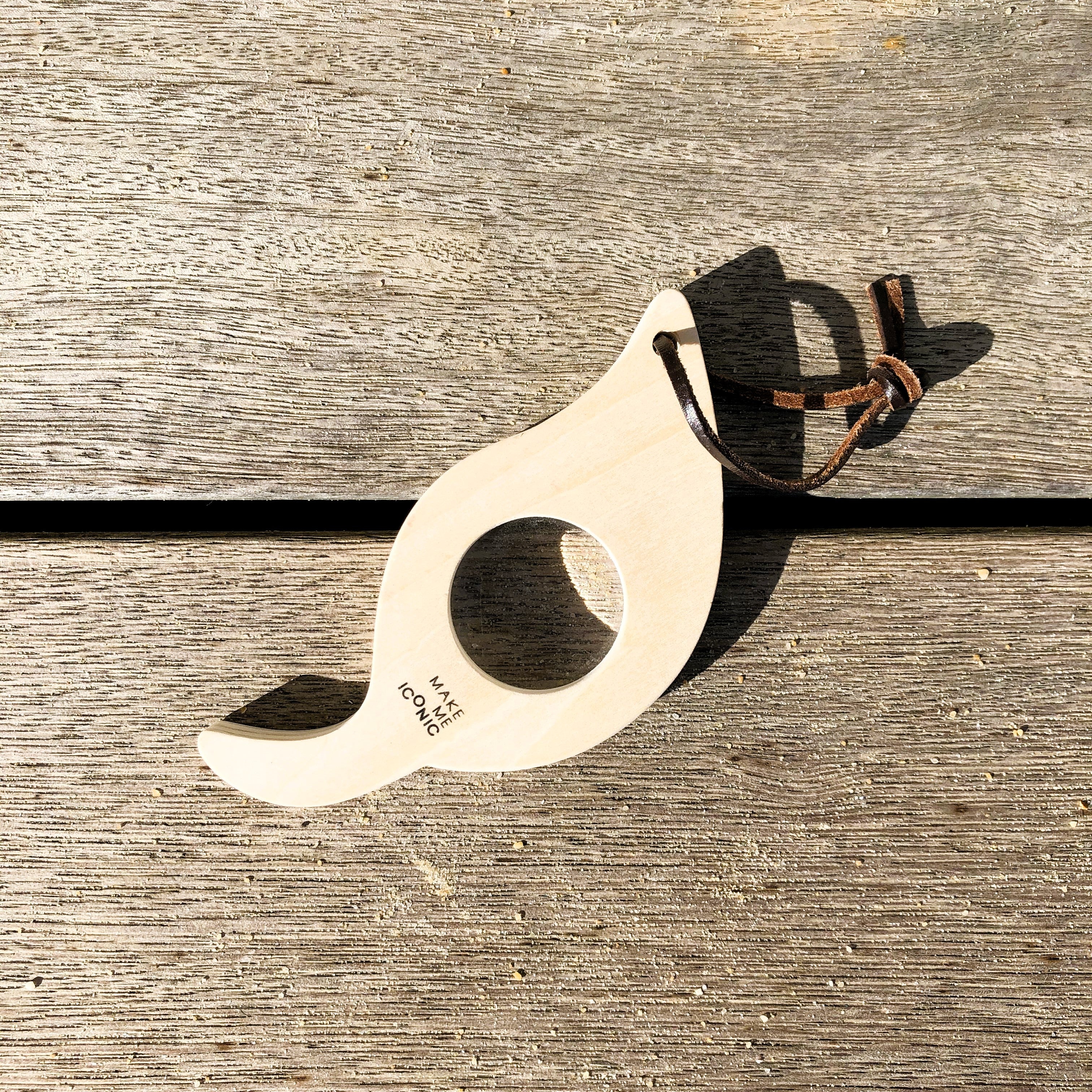 ICONIC TOY - LOOSE CHANGE LEAF MAGNIFY GLASS