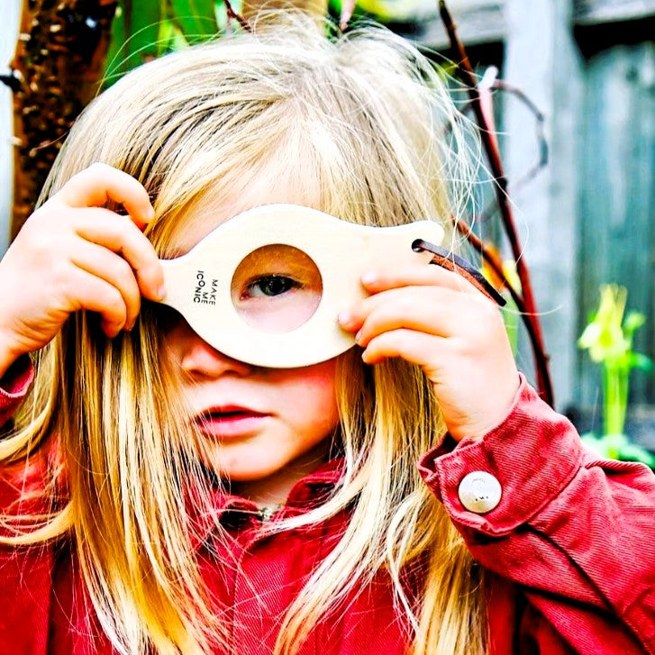 ICONIC TOY - LOOSE CHANGE LEAF MAGNIFY GLASS