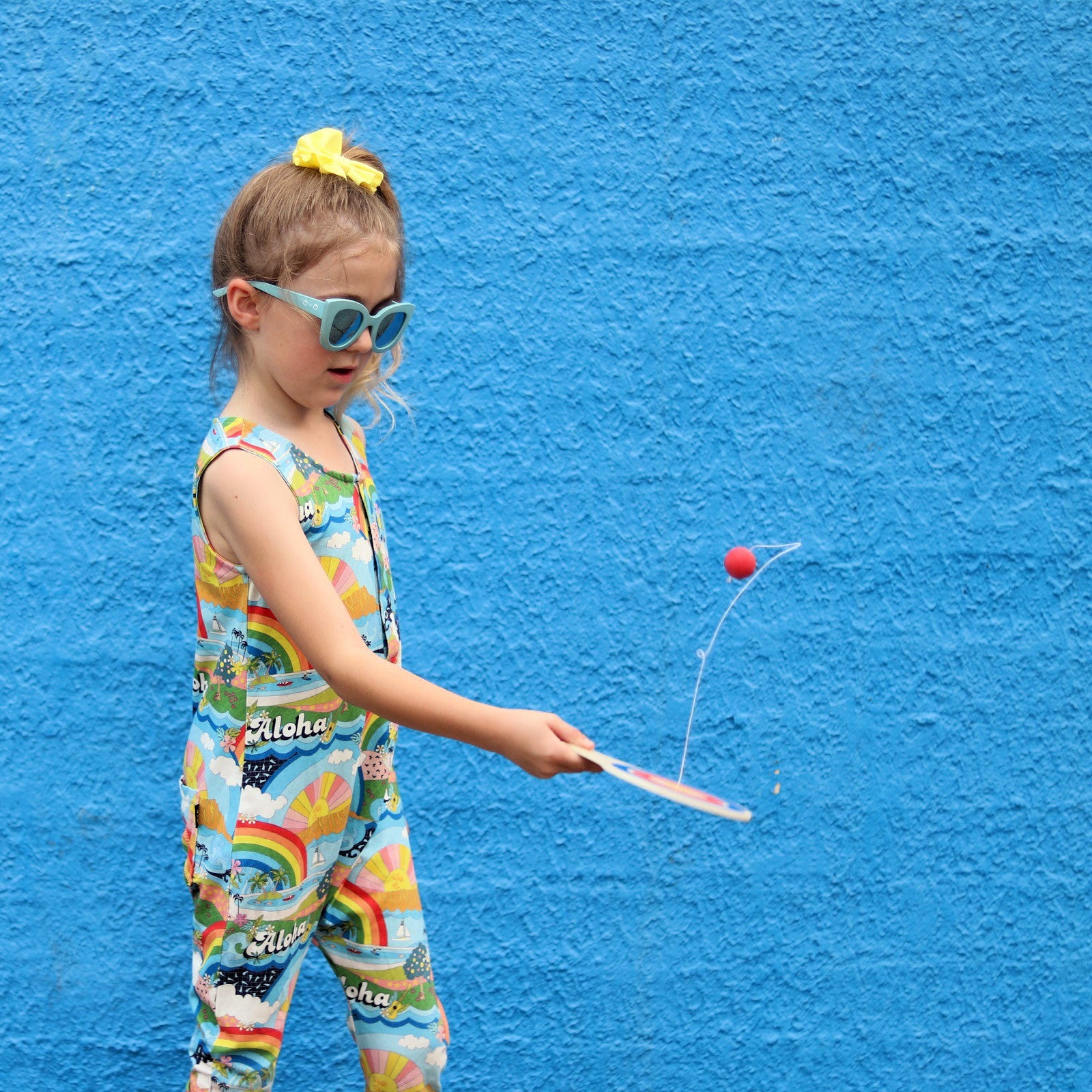 ICONIC TOY - LOOSE CHANGE PADDLE BALL