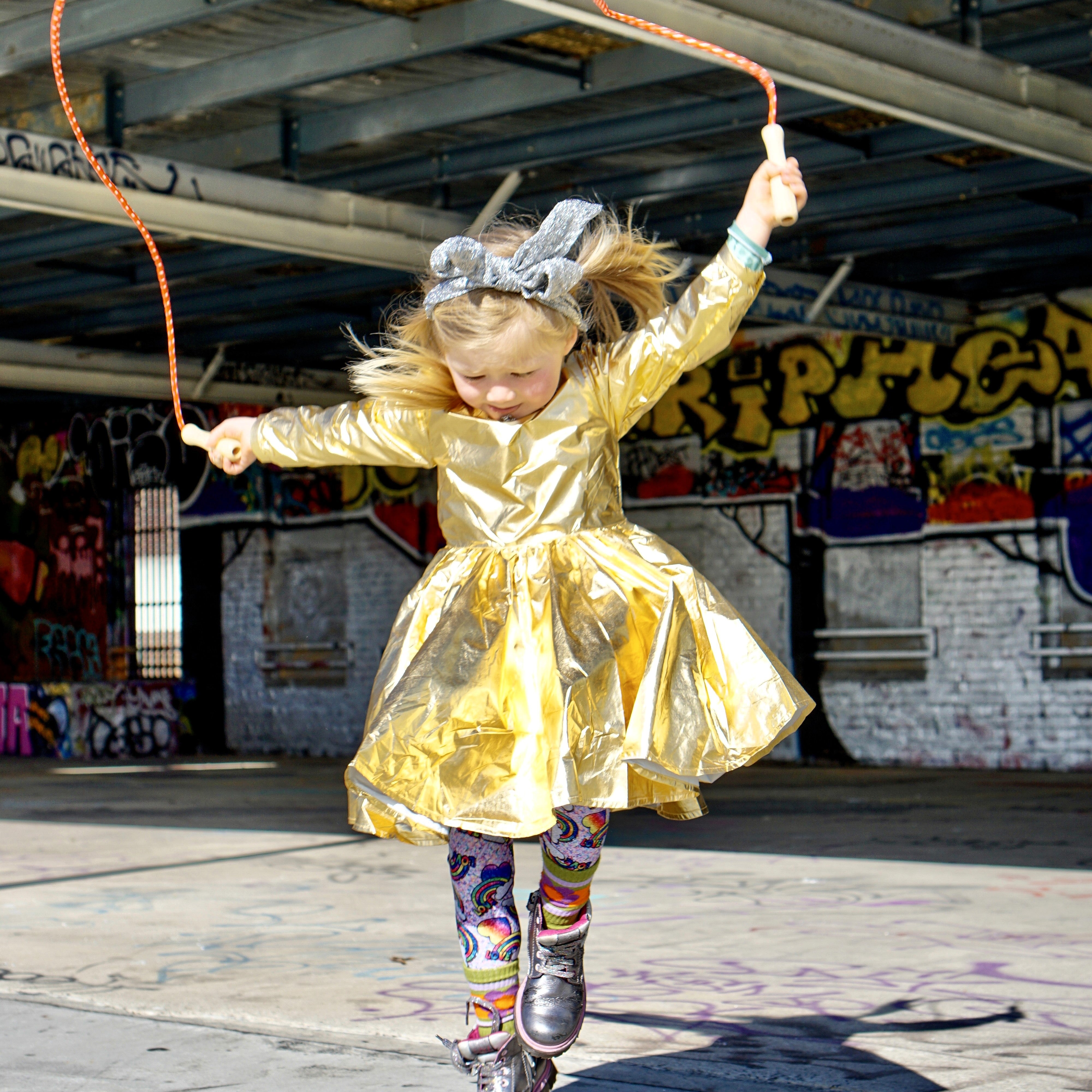 ICONIC TOY -  LOOSE CHANGE SKIPPING ROPE