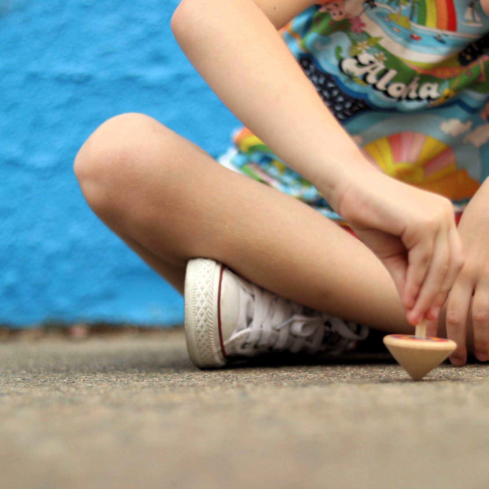 ICONIC TOY -  LOOSE CHANGE SPINNING TOP