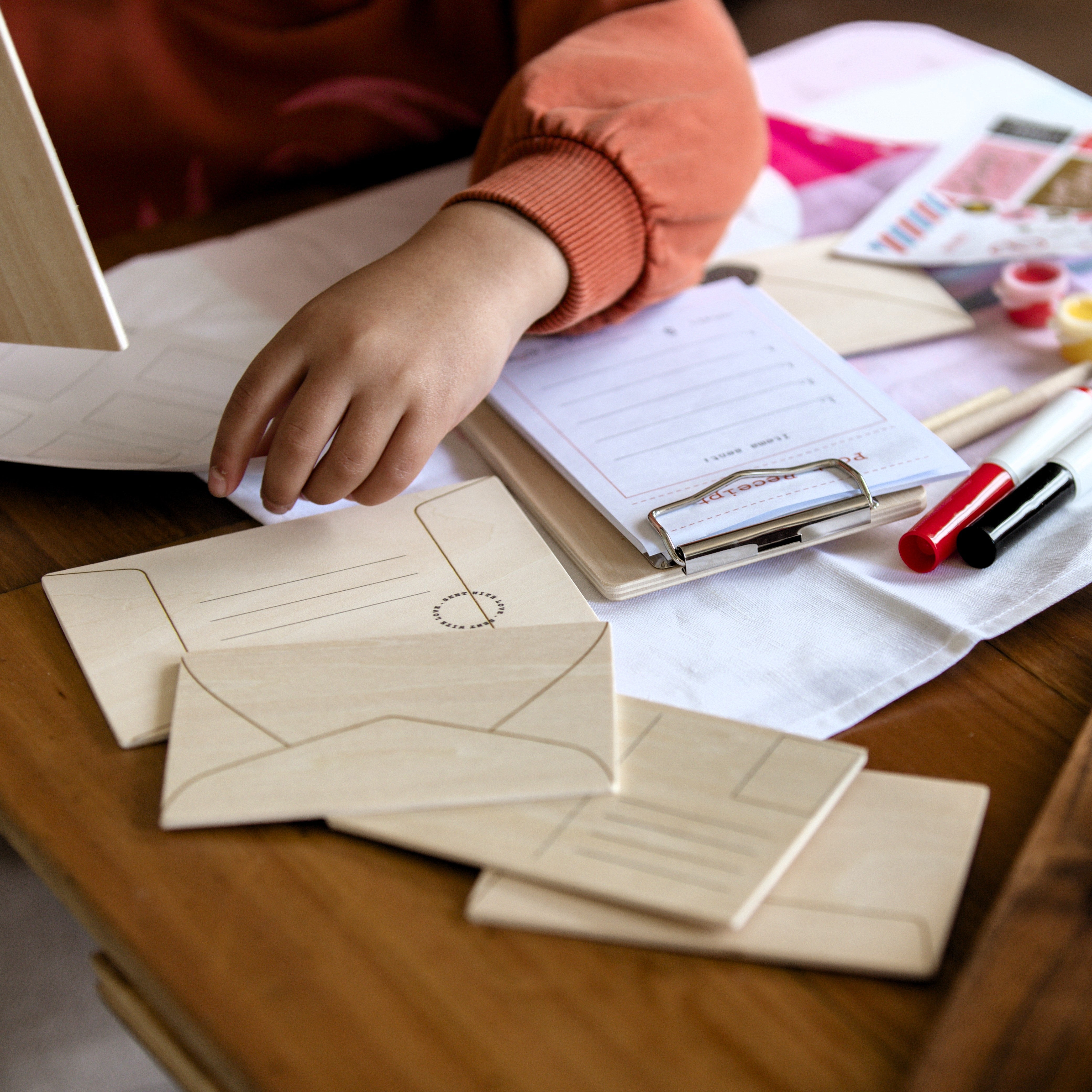 Iconic Post Box + Iconic Post Box Letters Craft Kit