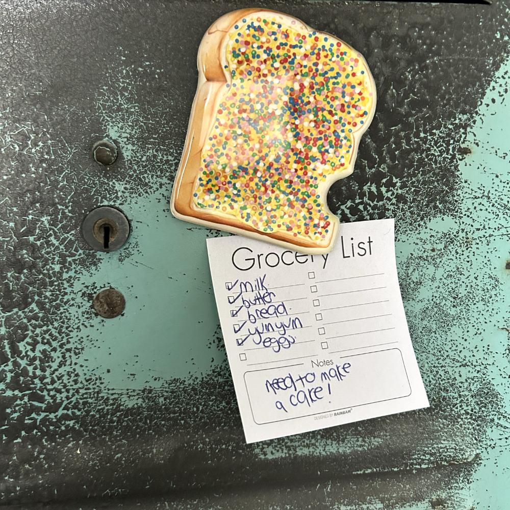 Iconic Fairy Bread Magnet featuring colourful rainbow sprinkles on buttered white bread, inspired by the nostalgic Aussie party favourite. A playful Australian fridge magnet perfect for holding notes, shopping lists and kids’ artwork.