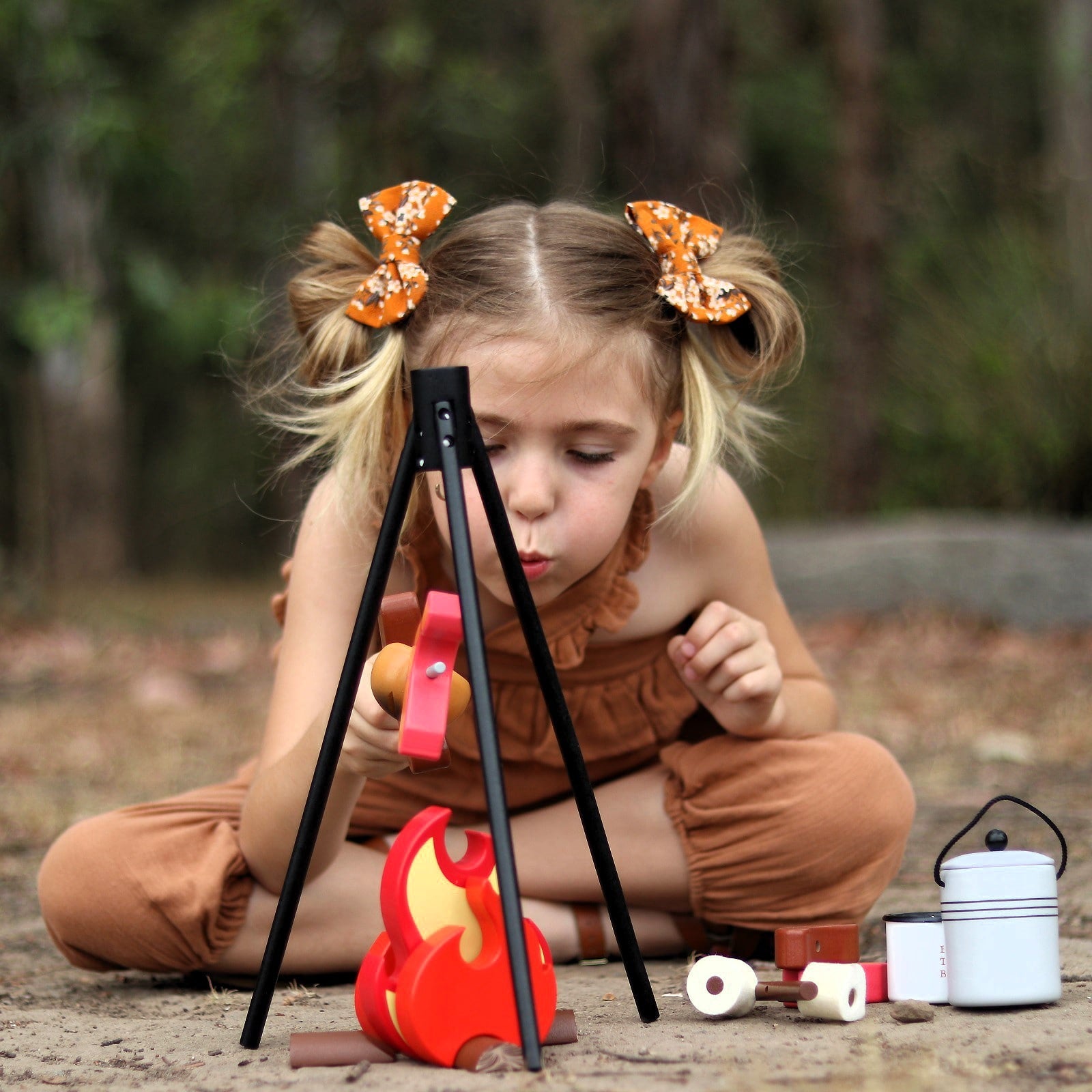 Wooden Camp Fire toy set for kids with tripod, billy can, sausages, prawns, logs, and marshmallows designed for imaginative indoor camping and pretend play