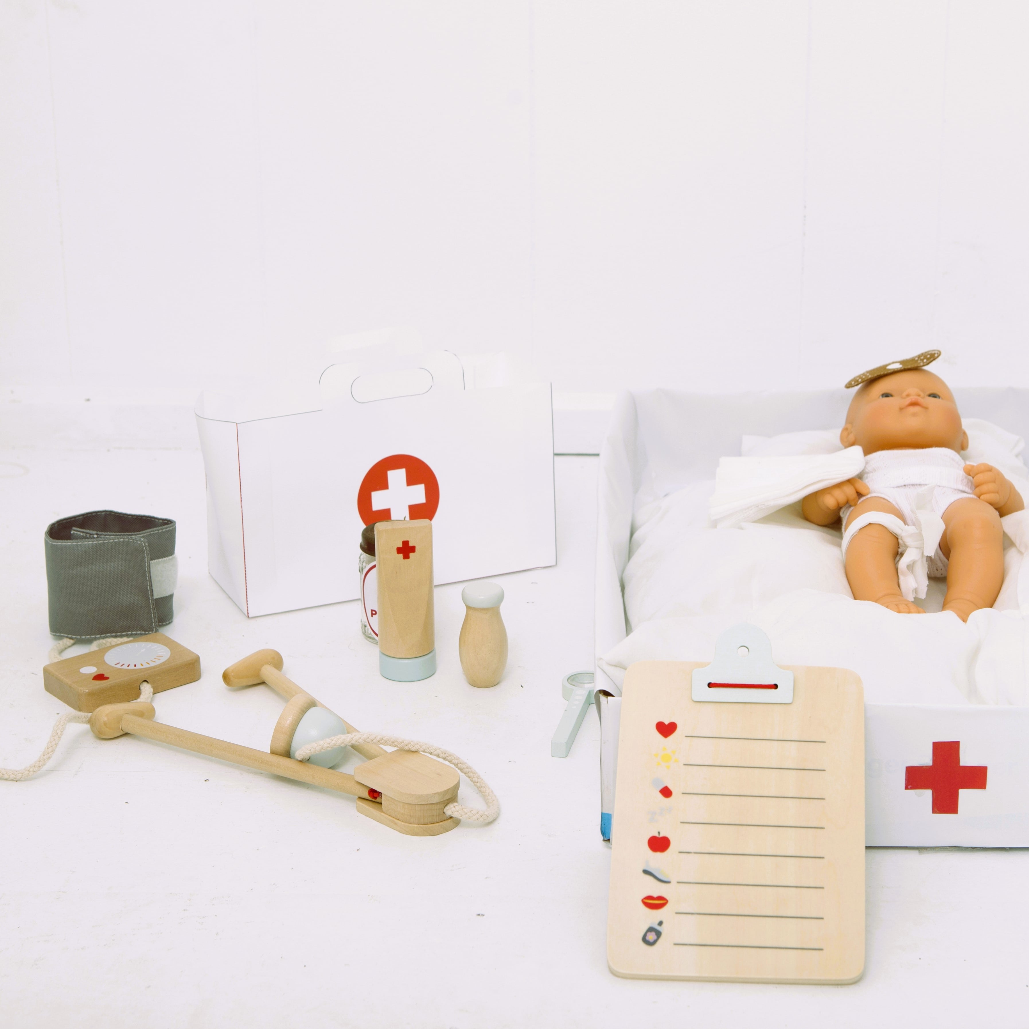 WOODEN TOY -  ICONIC DOCTOR KIT