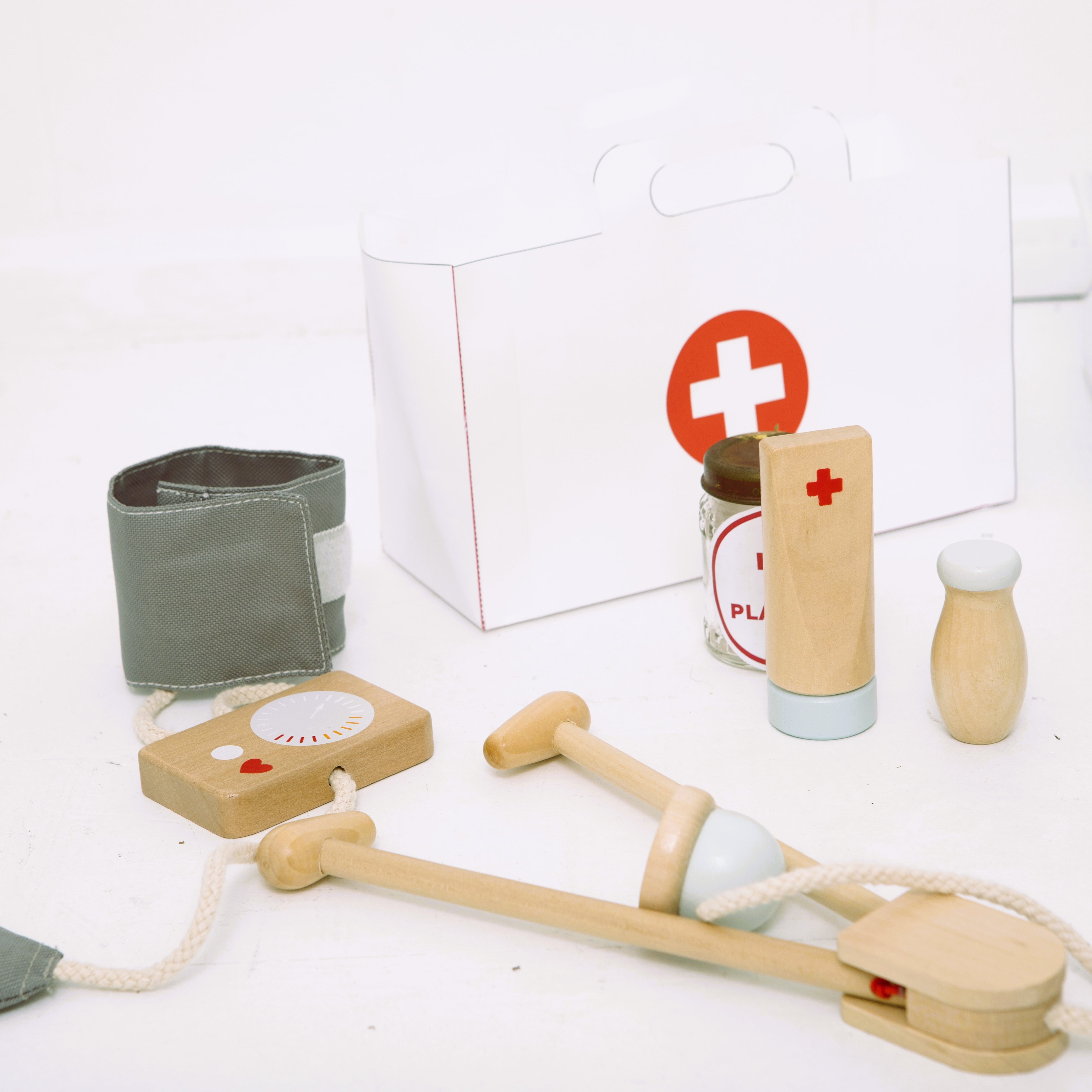 WOODEN TOY -  ICONIC DOCTOR KIT