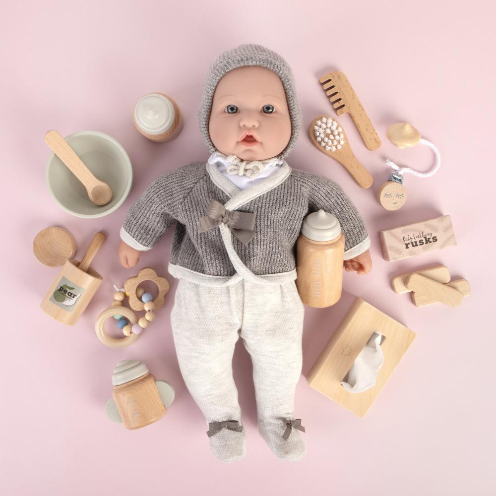 Make Me Iconic 3-piece wooden toy jar set with jar, removable lid, and wooden spoon is perfect for pretend play, scooping fun, and imaginative role play.