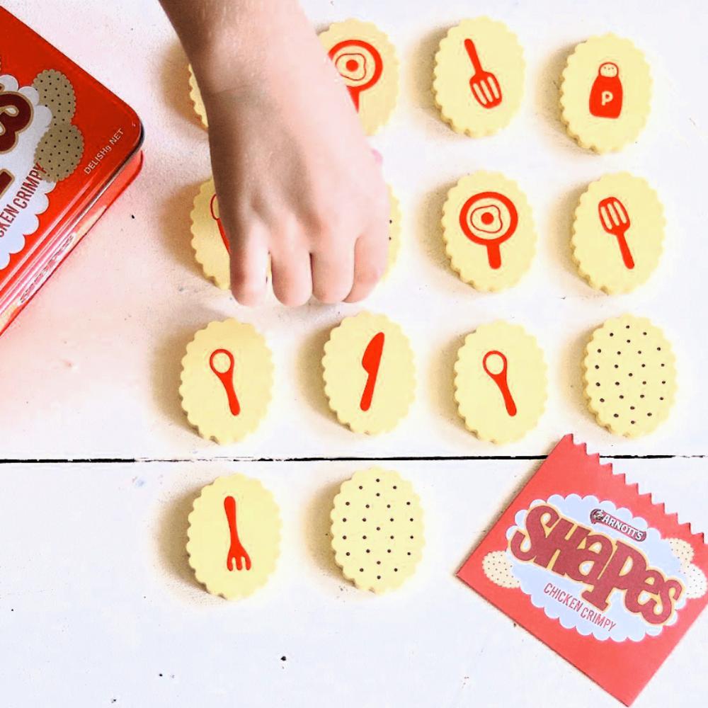 Make Me Iconic Arnott’s Shapes Australian wooden toy set – pretend play food with Barbecue, Pizza, and Chicken Crimpy biscuits, matching games, counting activities, and mini paper snack bags.