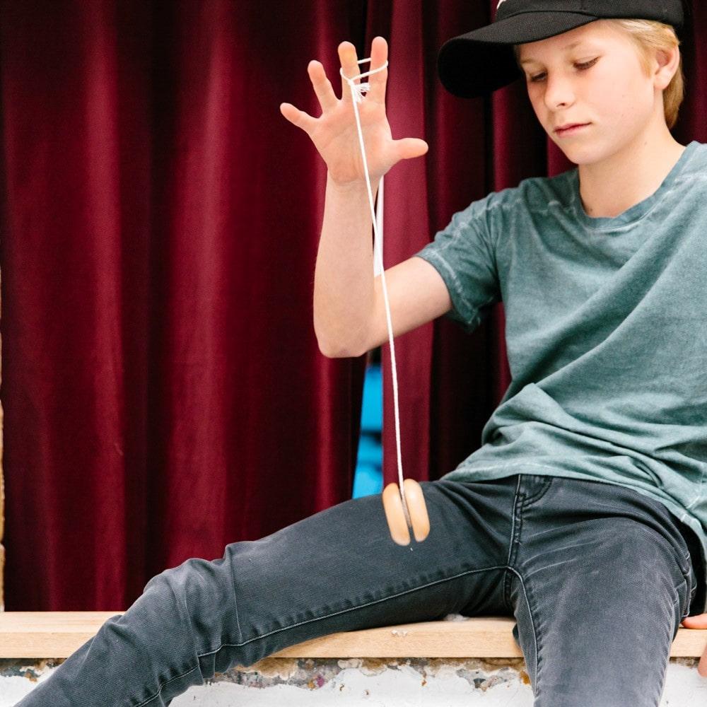 Make Me Iconic classic wooden Yo Yo toy in retro-inspired design, perfect for kids and adults to enjoy screen-free fun, master tricks, and relive timeless childhood play.