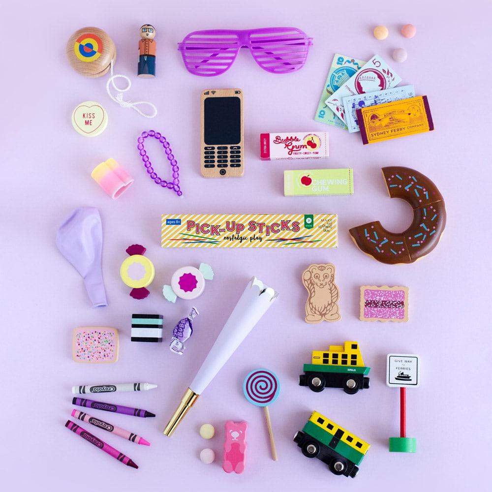 Make Me Iconic classic wooden Yo Yo toy in retro-inspired design, perfect for kids and adults to enjoy screen-free fun, master tricks, and relive timeless childhood play.