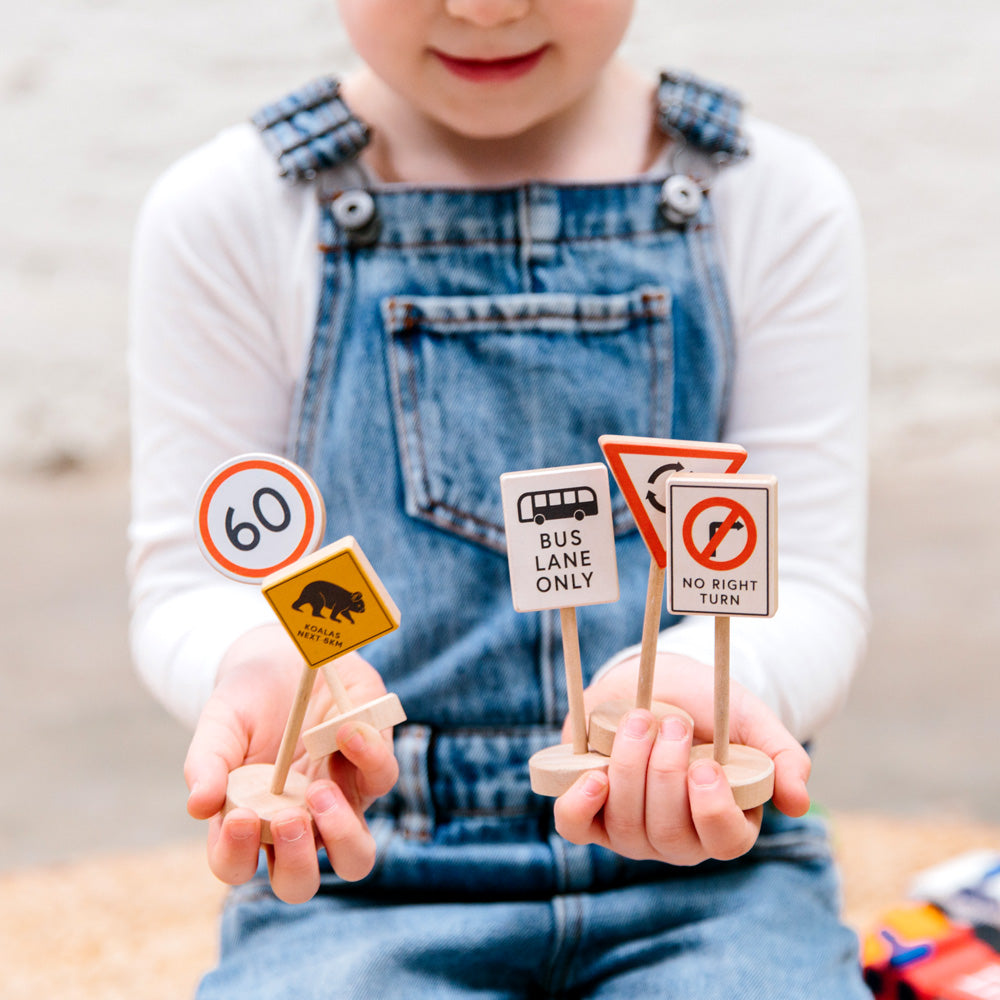 ICONIC TOY - LOOSE CHANGE AUSSIE ROAD SIGNS