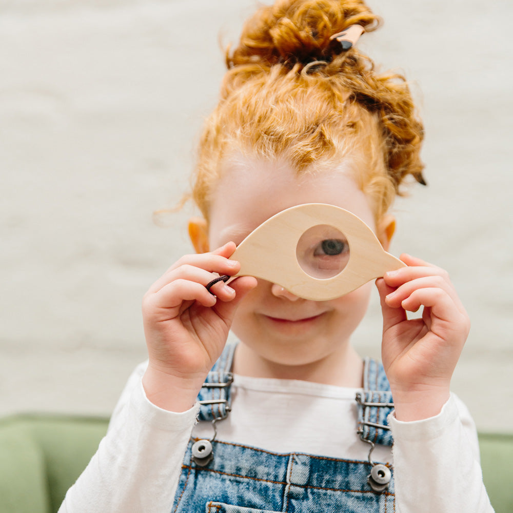 ICONIC TOY - LOOSE CHANGE LEAF MAGNIFY GLASS